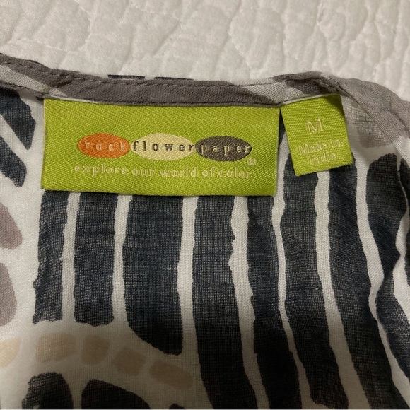 Rock Flower Paper Patterned Tunic | Size M | Resortwear | Breezy - Picture 4 of 10